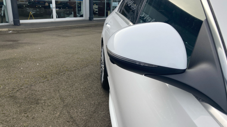 Mercedes-Benz C-Class C300 AMG Line Premium 4dr 9G-Tronic Petrol Saloon